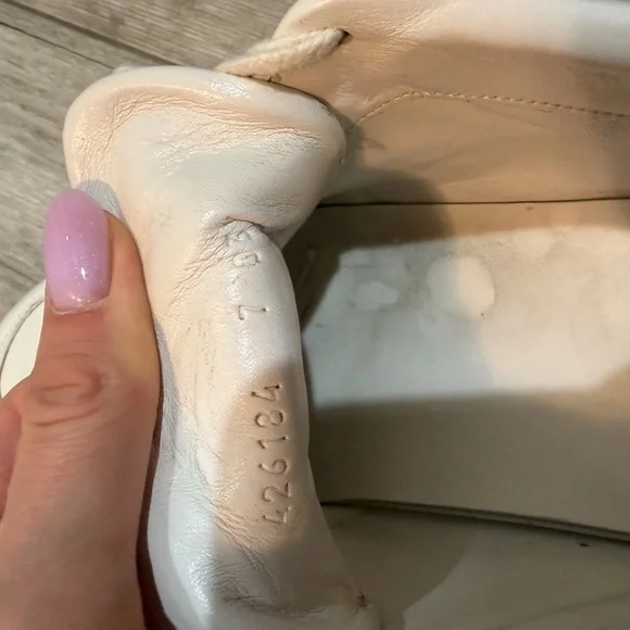 Gucci Off-White Leather Sneakers - Picture 5 of 5